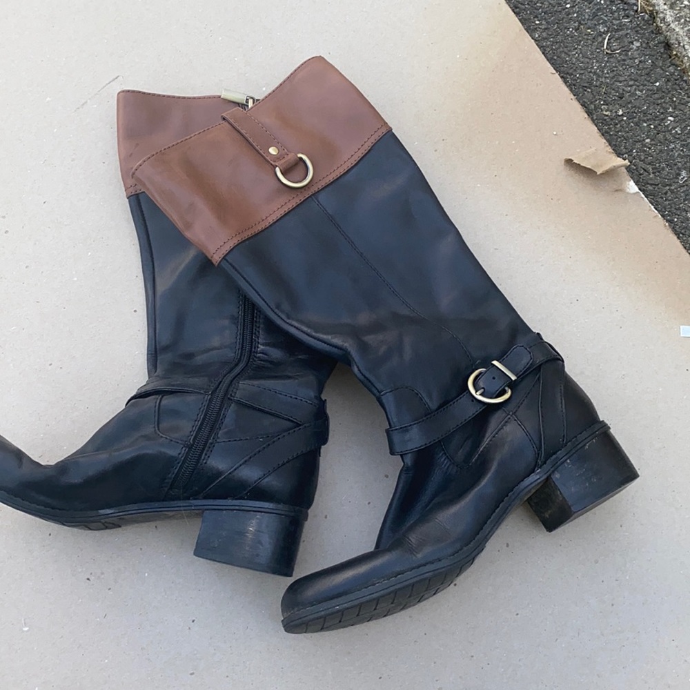 Women’s leather boots